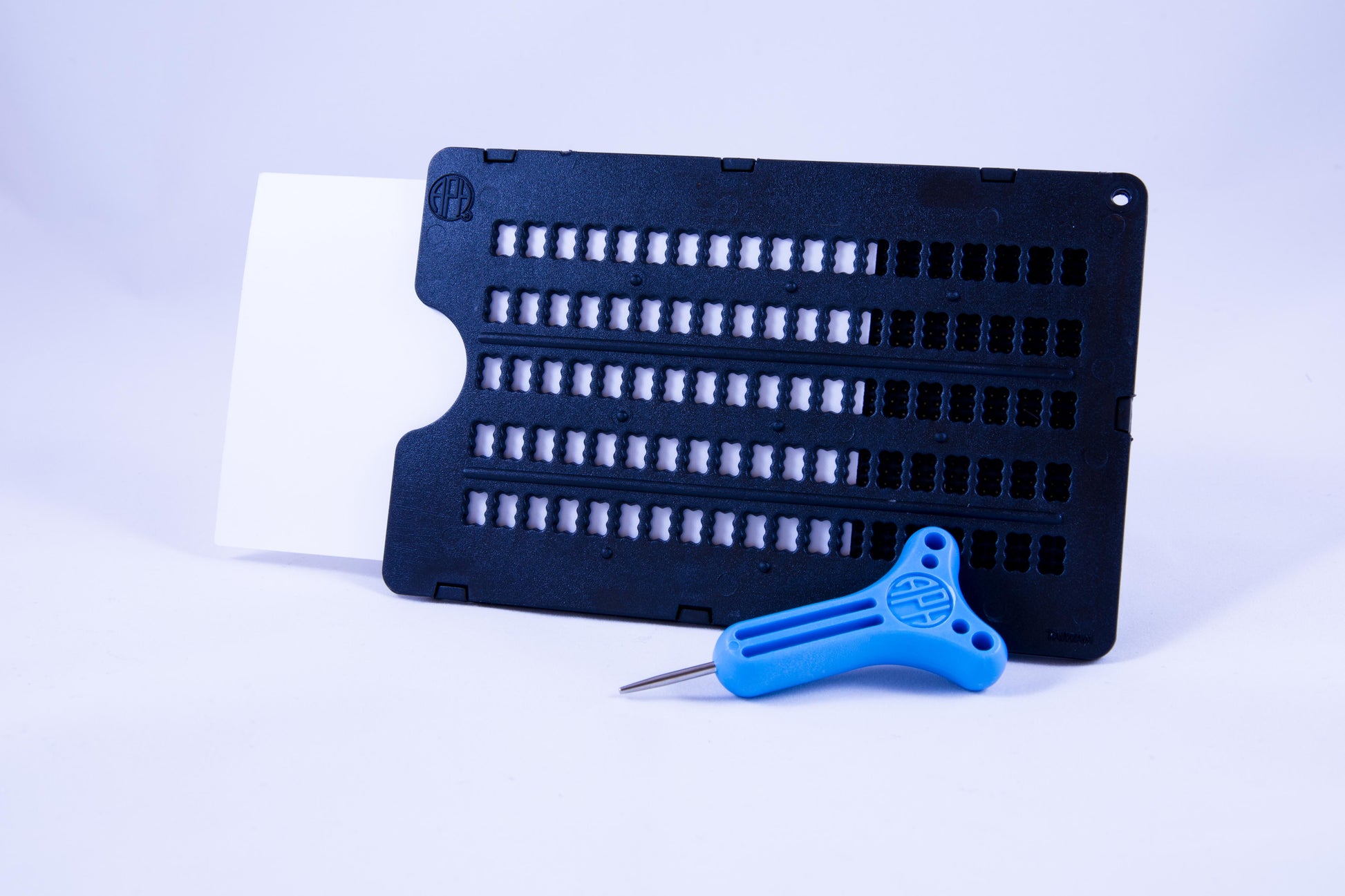 Plastic Janus Slate w/ Stylus (19 Cells, 6 Lines)