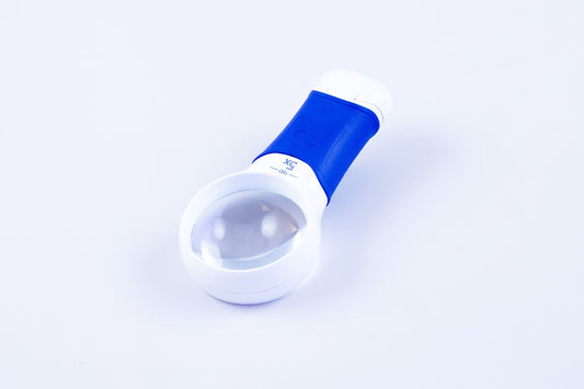 Coil Handheld LED Illuminated Magnifier (Auto-Touch 5X)